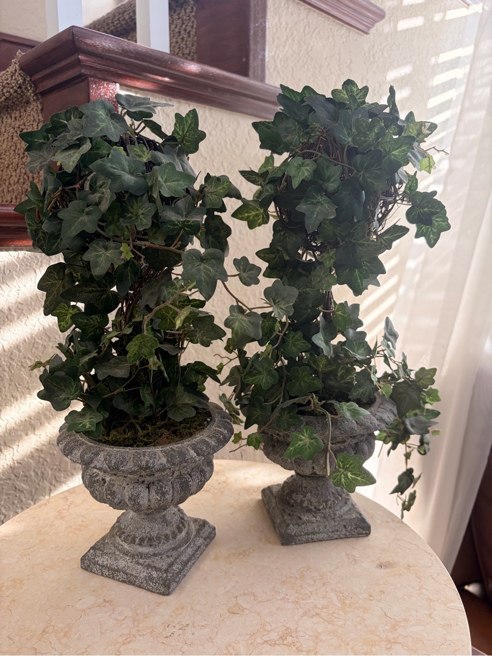 Artificial English Ivy Topiary in Stone-Effect Urn - Green - Picture 3 of 8
